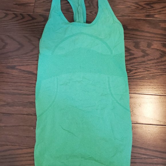 Top - Picture 2 of 4